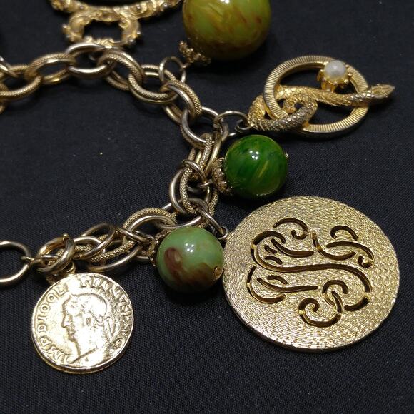 Vintage 1960s Gold Tone Charm Bracelet Lucite Beads Coins Star Snake 7 Inch - Picture 5 of 10